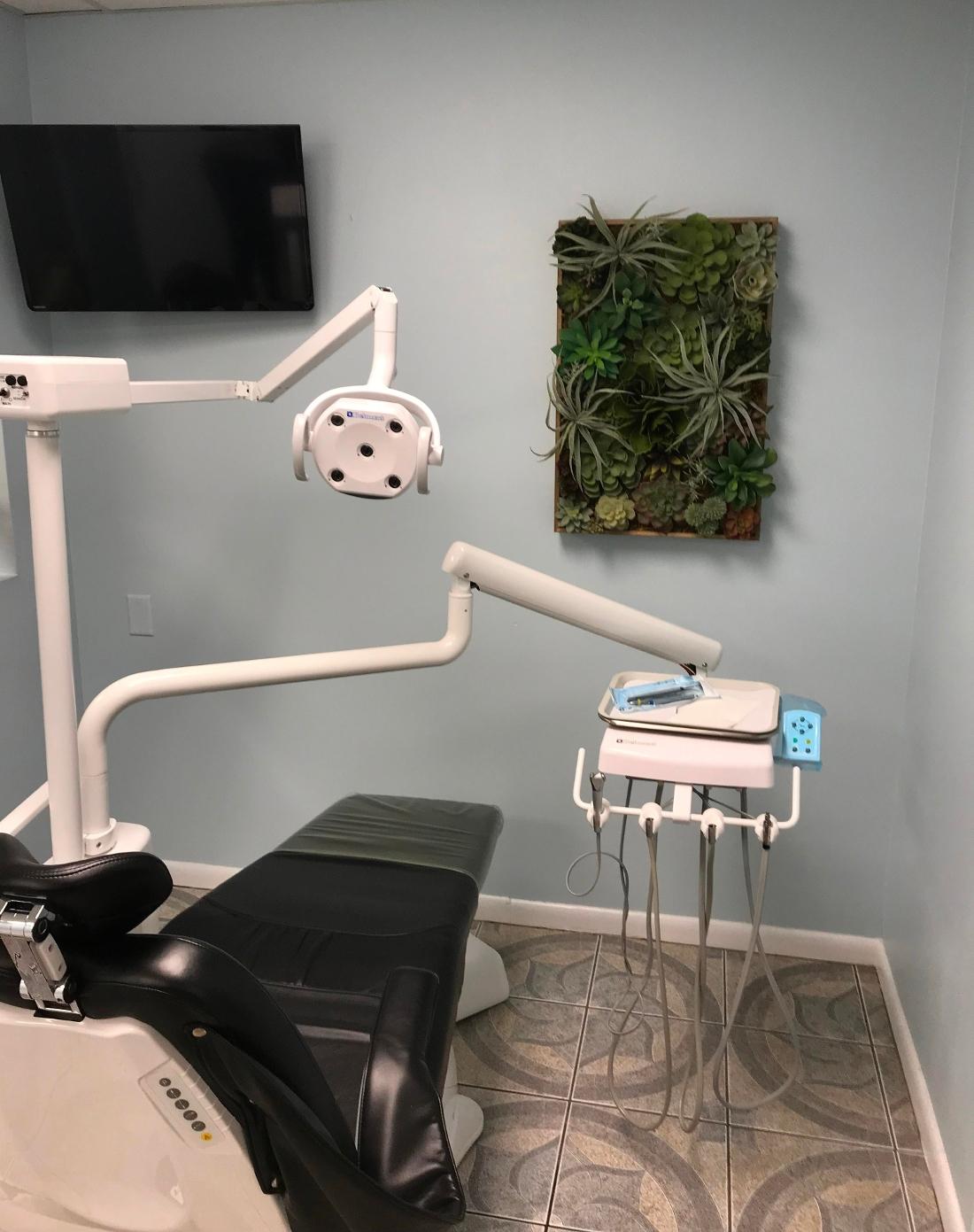 Patient treatment room at 33624 dentist office